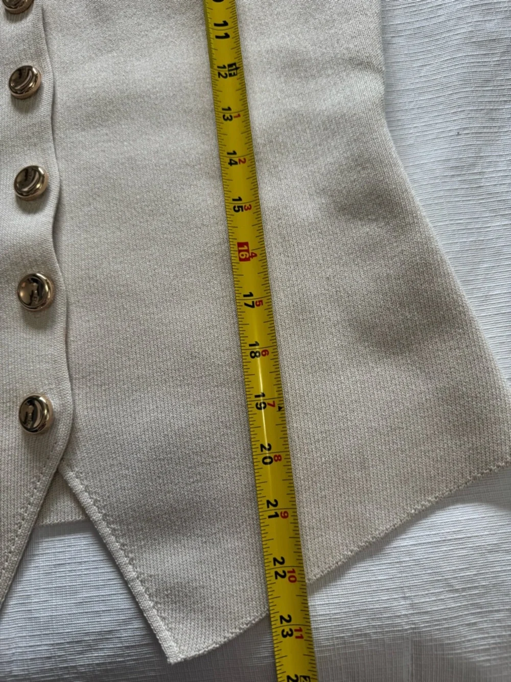 Zara Ivory V-Neck Sleeveless Knit Top with Gold Buttons Medium - Picture 7 of 7